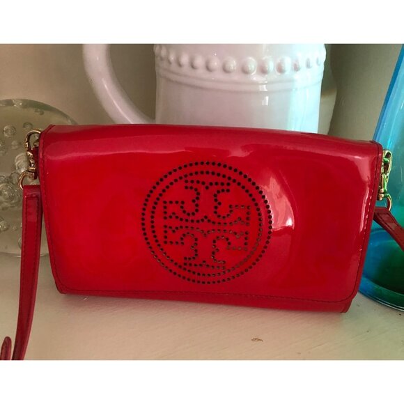 TORY BURCH Patent Leather Reva Red Shoulder Crossbody Bag - Picture 1 of 14